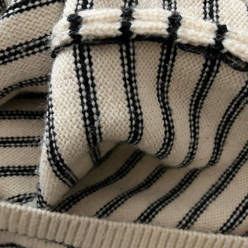 oversized wool handknit striped turtleneck - Picture 3 of 7